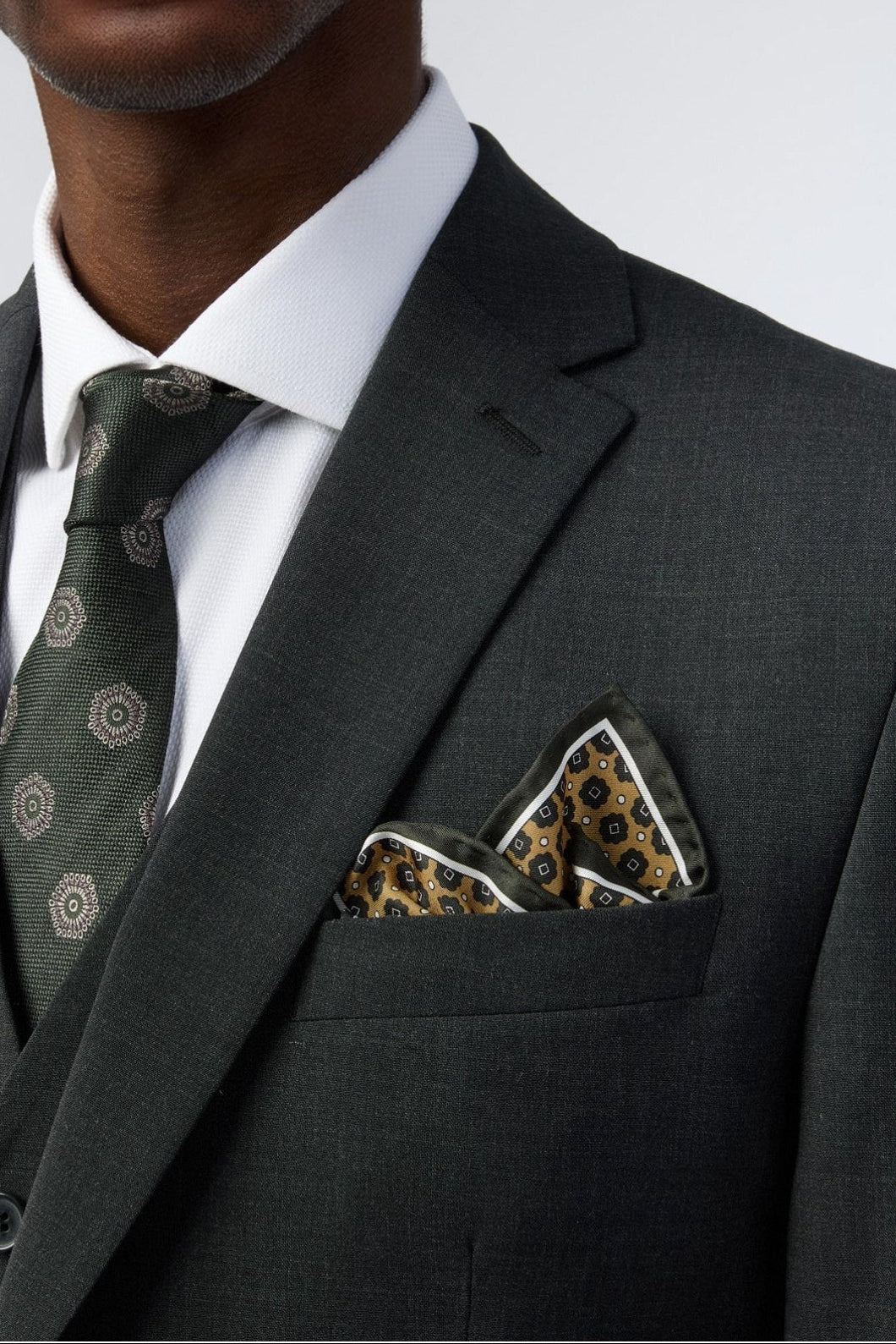 Bespoke Charcoal Notched Lapel 3 Pieces Men Suits