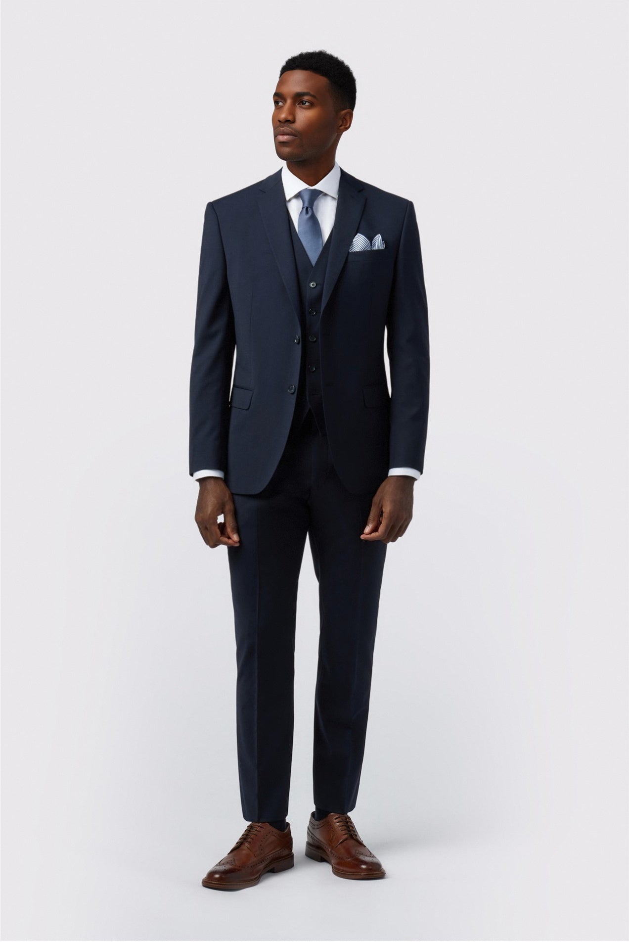 Trendy Navy Notched Lapel 3 Pieces Suits For Men Secondary image